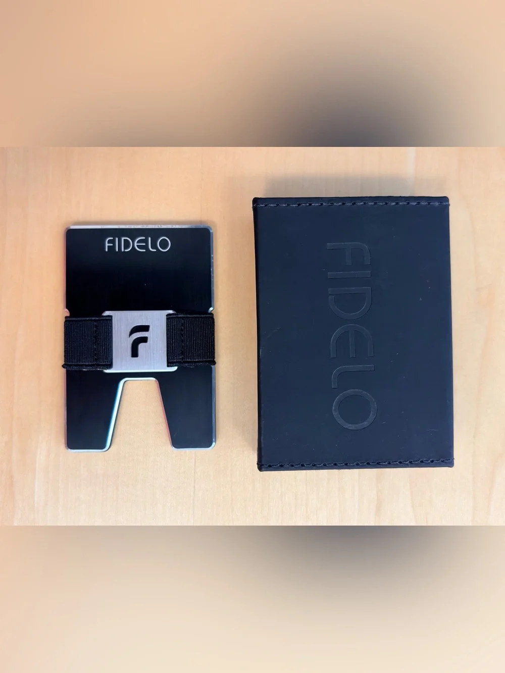 FIDELO MENS Slim Metal Wallet
